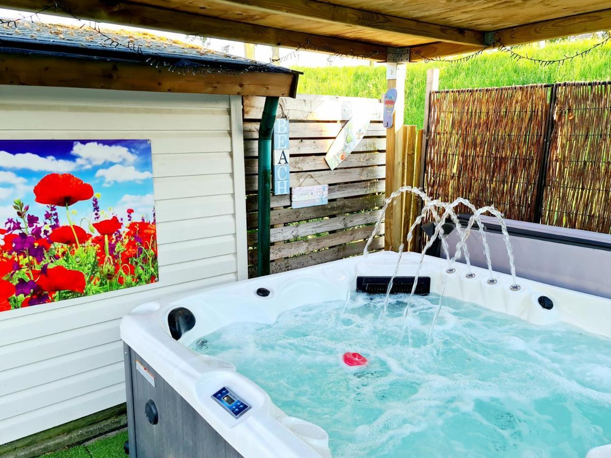 De Corner Van Zeeland Met Jacuzzi Sint-Annaland Extérieur photo