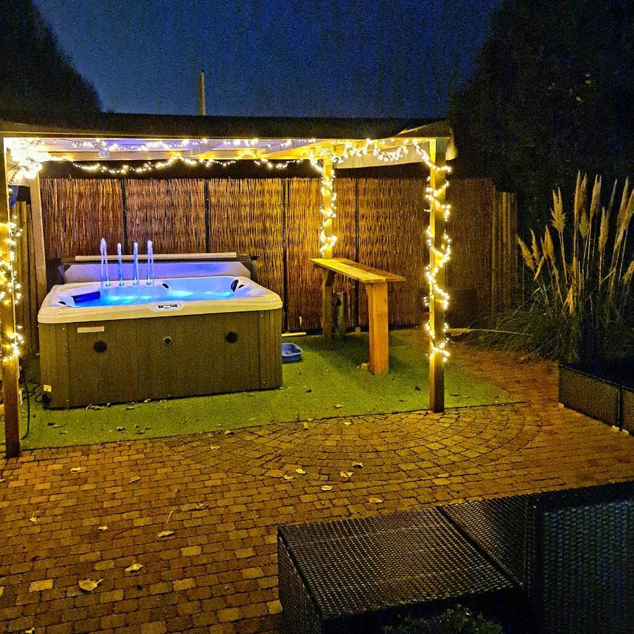 De Corner Van Zeeland Met Jacuzzi Sint-Annaland Extérieur photo