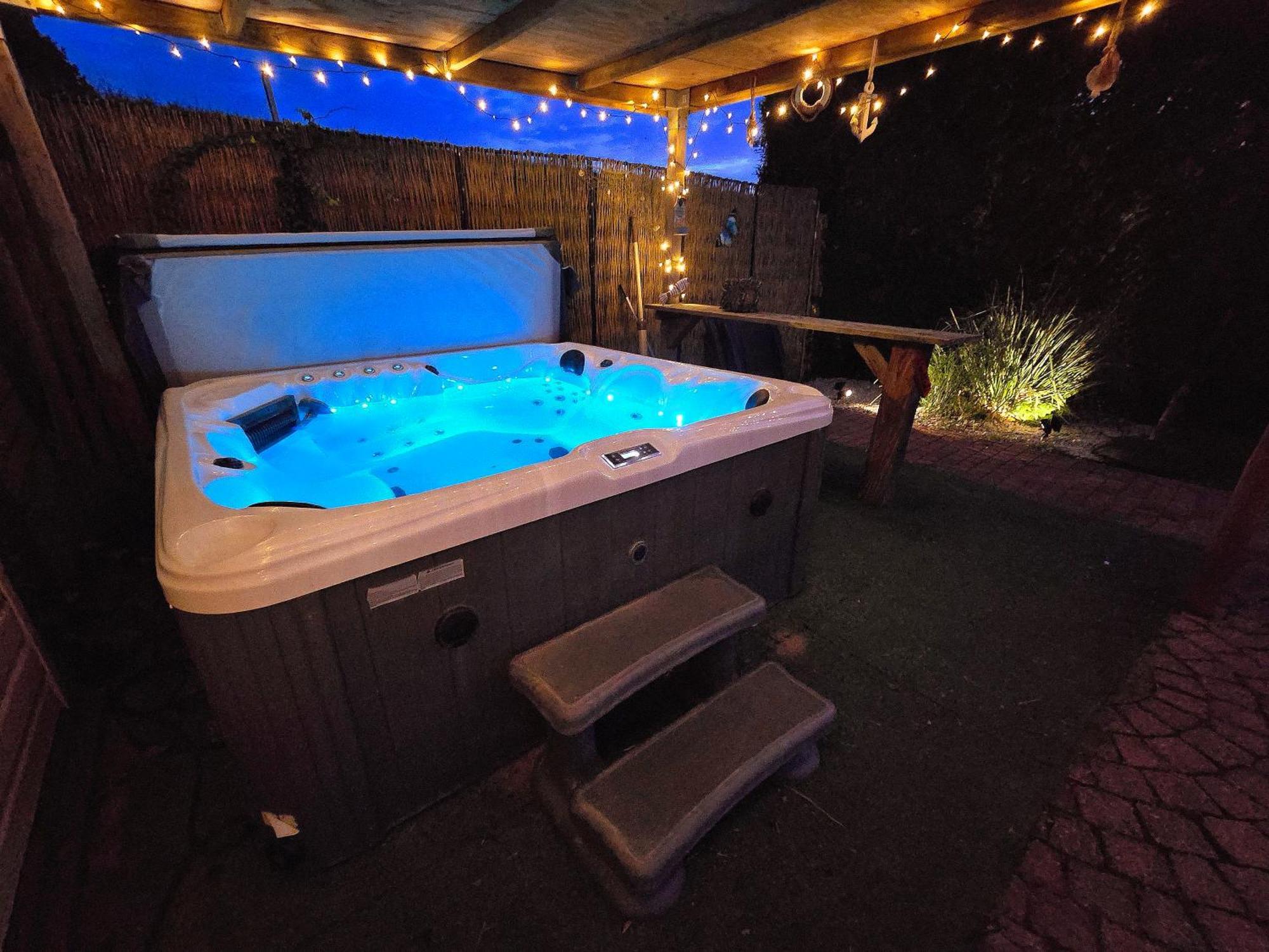 De Corner Van Zeeland Met Jacuzzi Sint-Annaland Extérieur photo